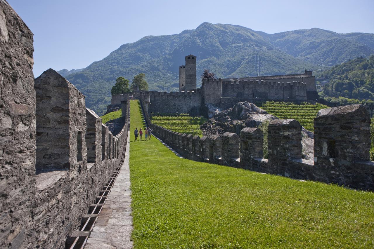 B&B Gottardo Airolo Bagian luar foto