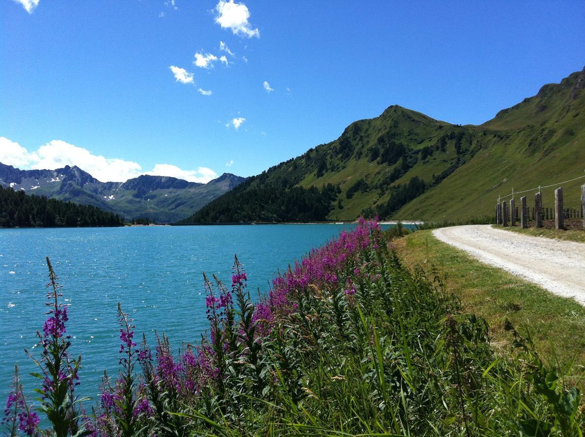 B&B Gottardo Airolo Bagian luar foto