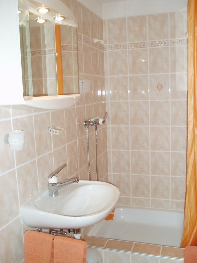 B&B Gottardo Airolo Bagian luar foto