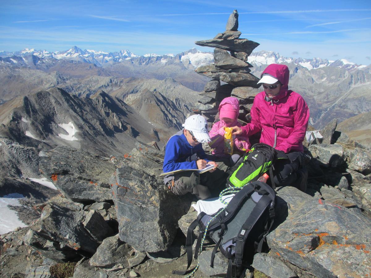 B&B Gottardo Airolo Bagian luar foto